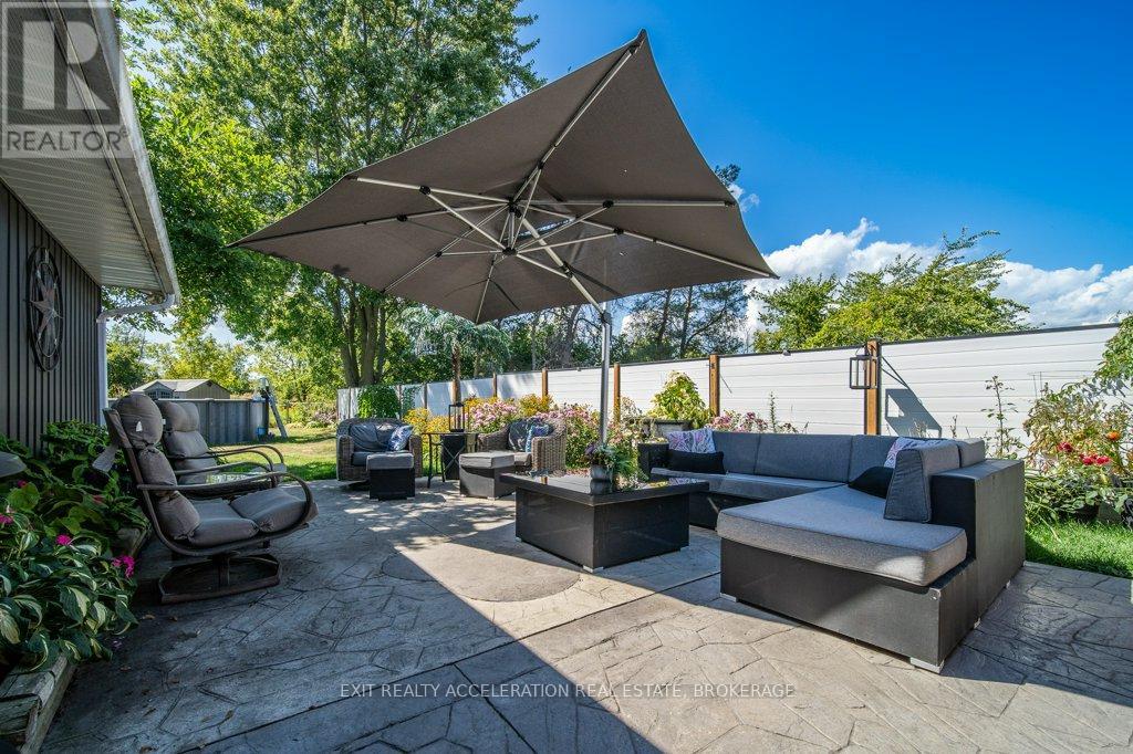 Photo 30 of 472 Camden Road, Greater Napanee ON