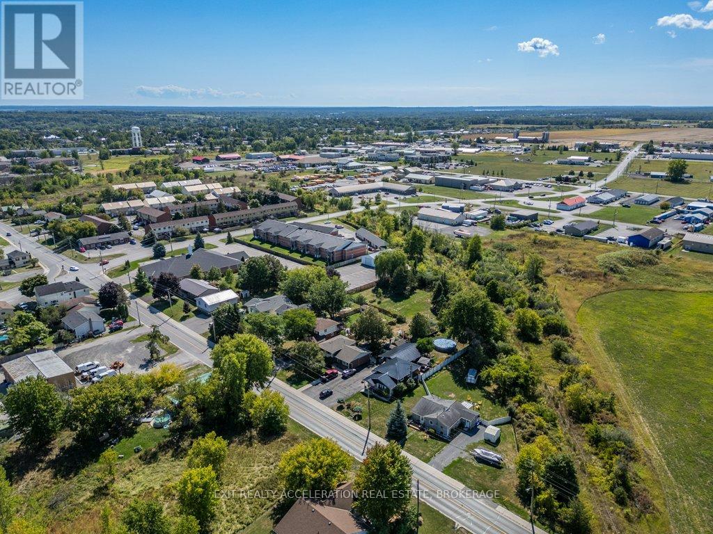 Photo 40 of 472 Camden Road, Greater Napanee ON