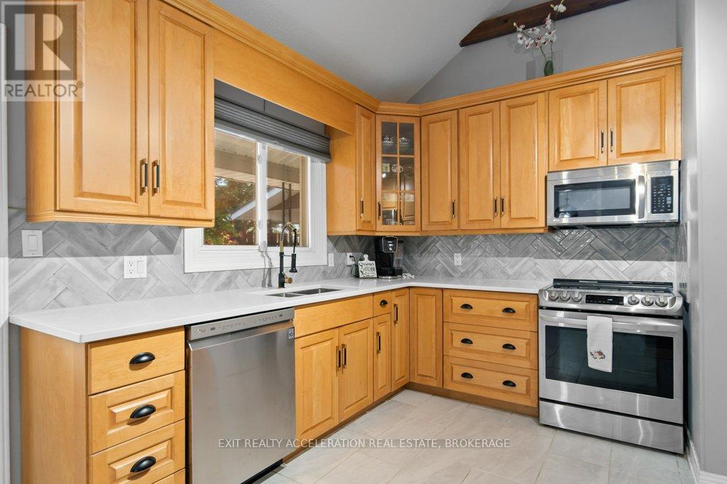 Photo 9 of 472 Camden Road, Greater Napanee ON