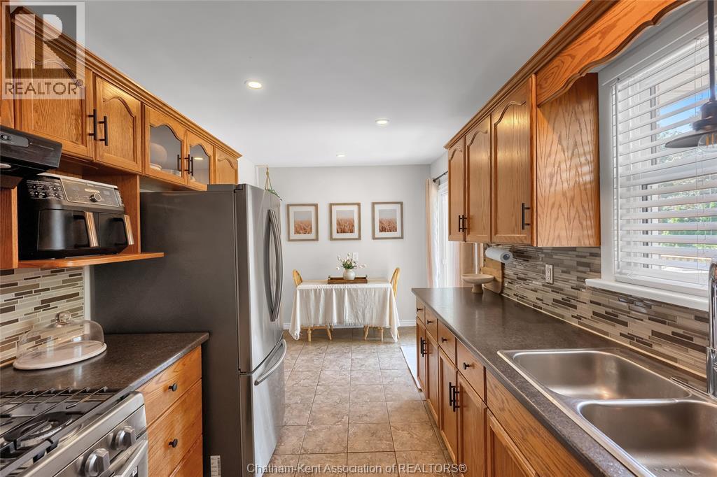 Photo 15 of 38 Burton Avenue, Chatham ON