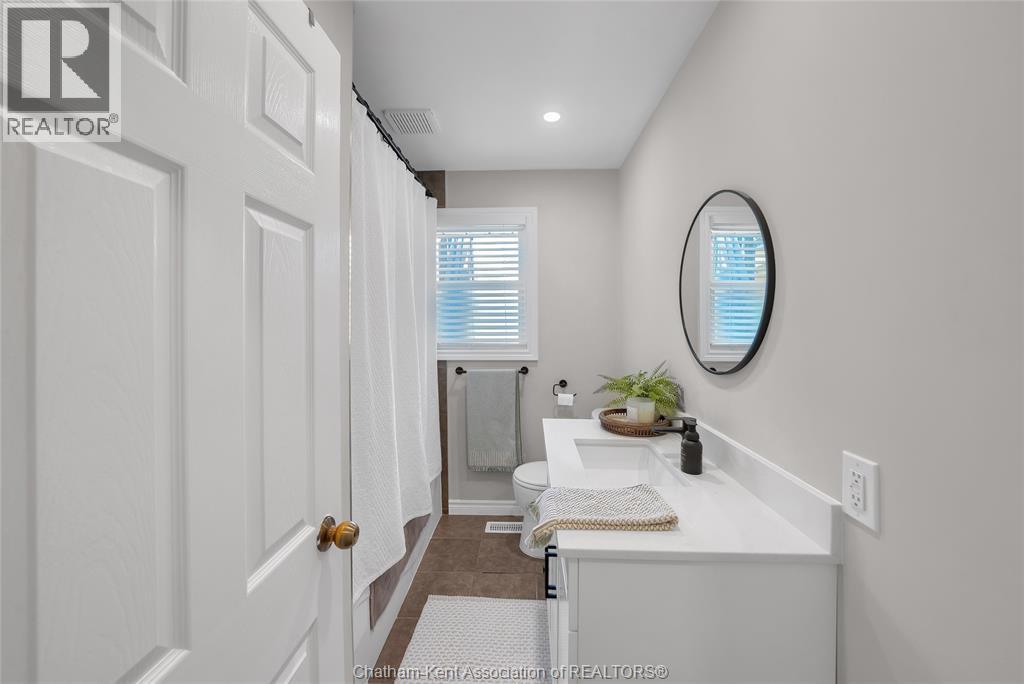 Photo 24 of 38 Burton Avenue, Chatham ON