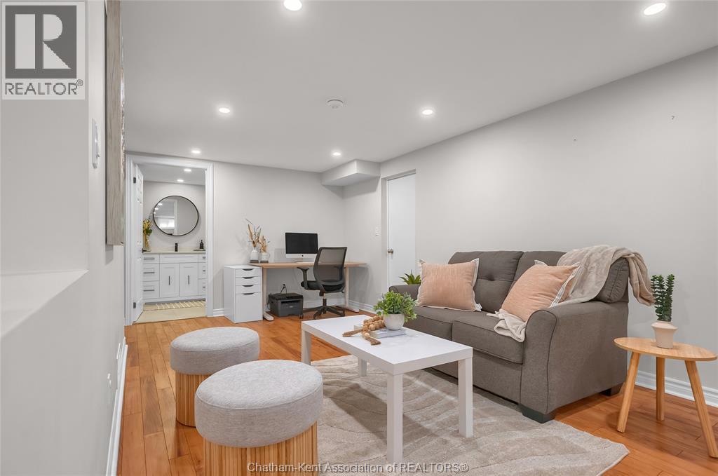 Photo 32 of 38 Burton Avenue, Chatham ON