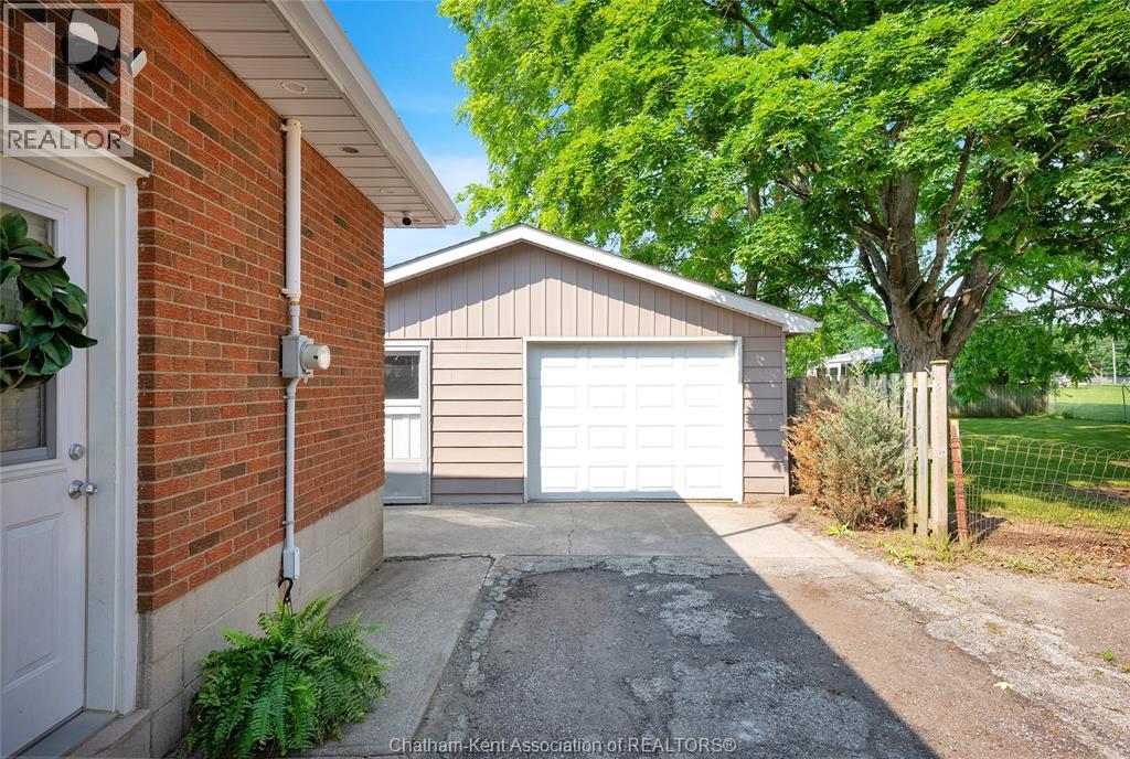 Photo 5 of 38 Burton Avenue, Chatham ON