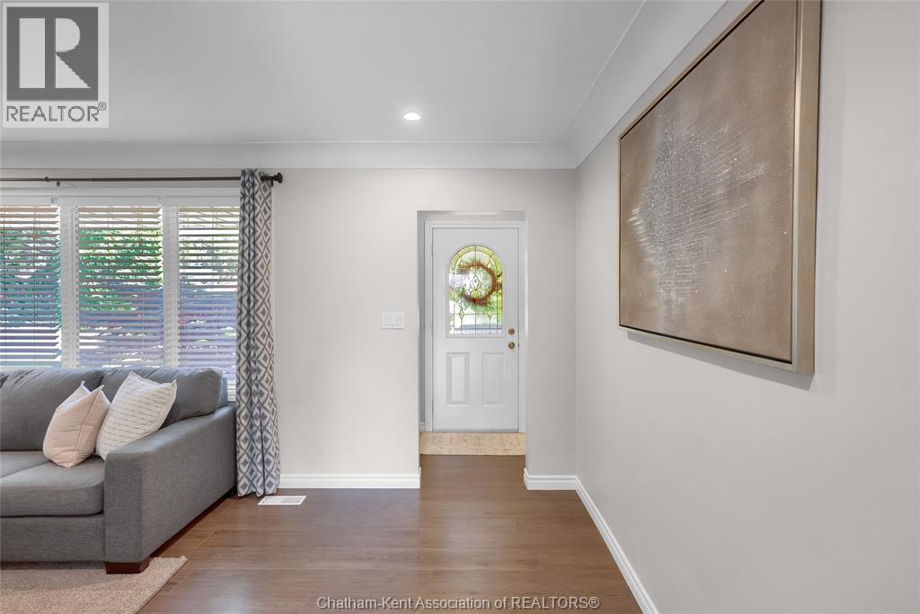 Photo 8 of 38 Burton Avenue, Chatham ON