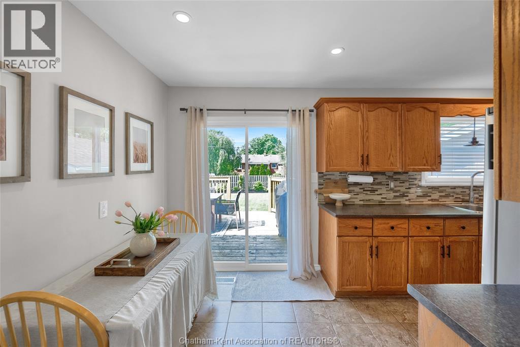 Photo 9 of 38 Burton Avenue, Chatham ON
