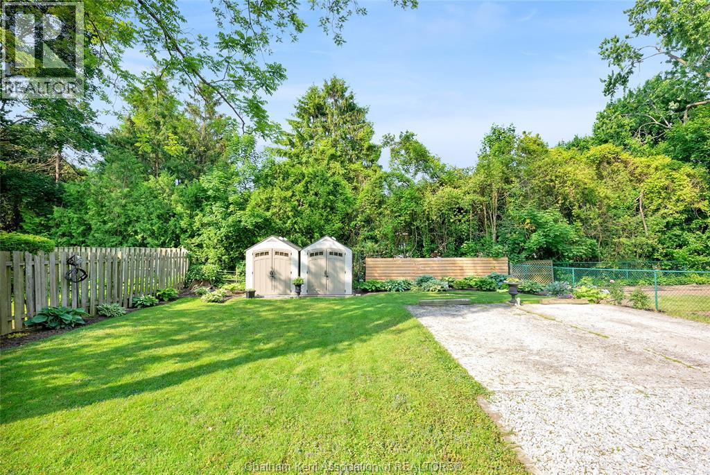Photo 10 of 210 212 Elizabeth Street, Chatham ON