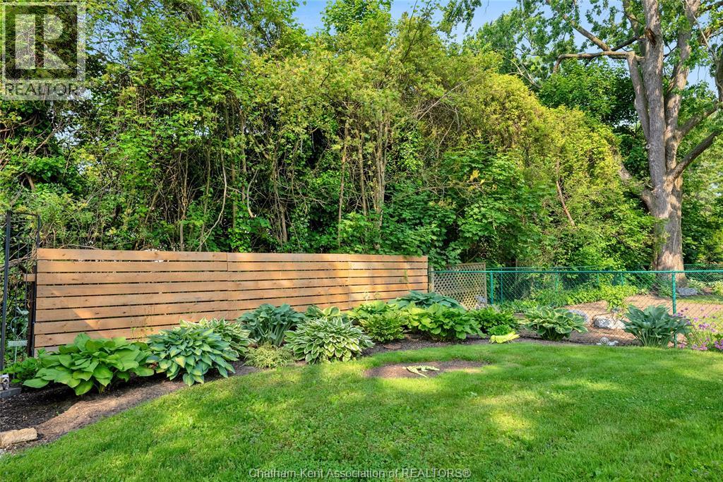 Photo 11 of 210 212 Elizabeth Street, Chatham ON