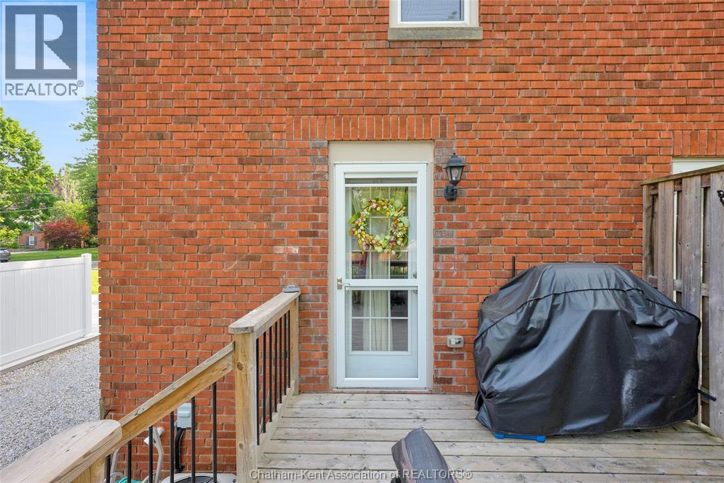 Photo 14 of 210 212 Elizabeth Street, Chatham ON