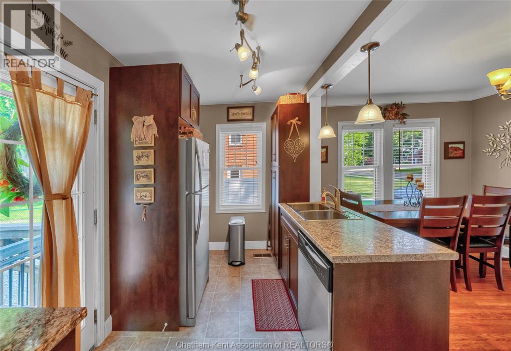 Photo 39 of 210 212 Elizabeth Street, Chatham ON