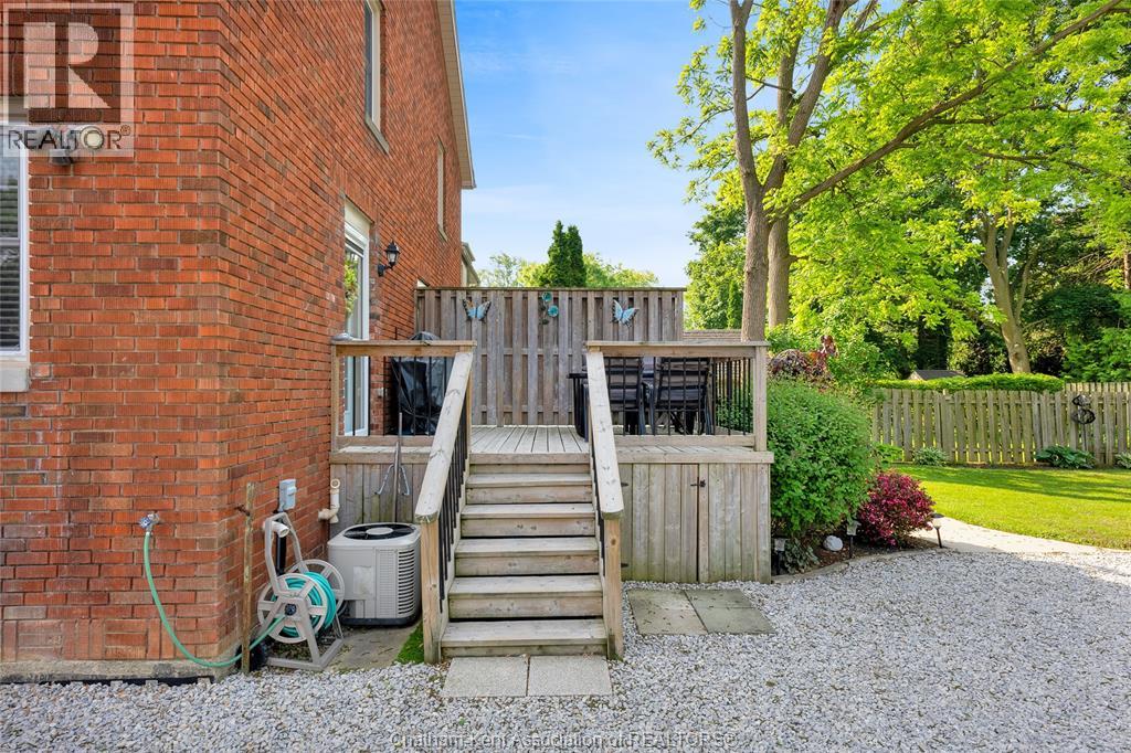 Photo 9 of 210 212 Elizabeth Street, Chatham ON