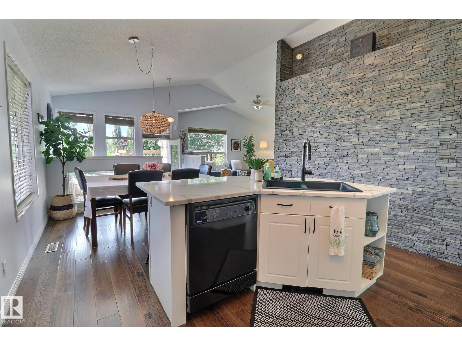 Photo 11 of 4343 Mcmullen Wy Sw, Edmonton AB