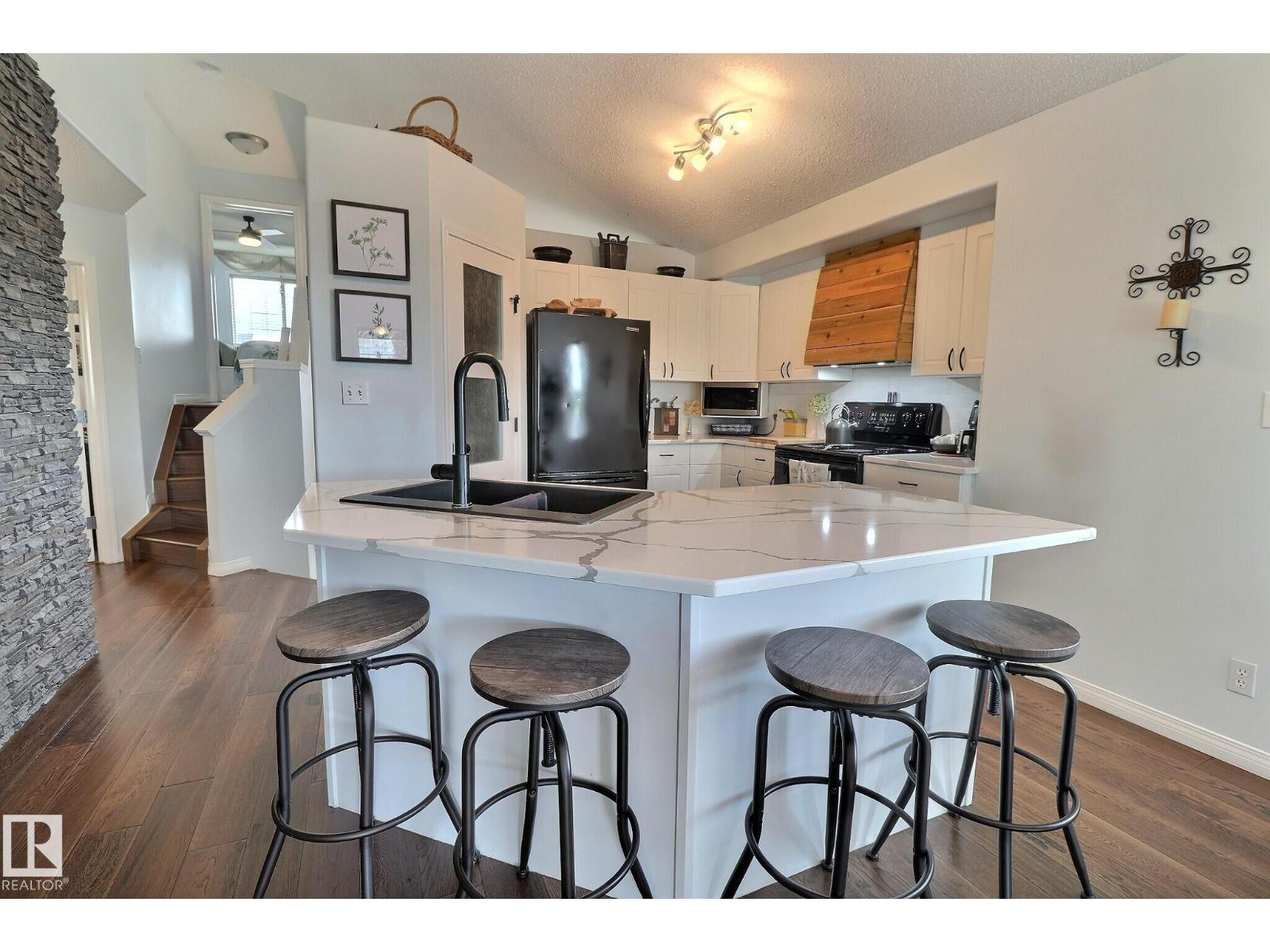 Photo 6 of 4343 Mcmullen Wy Sw, Edmonton AB
