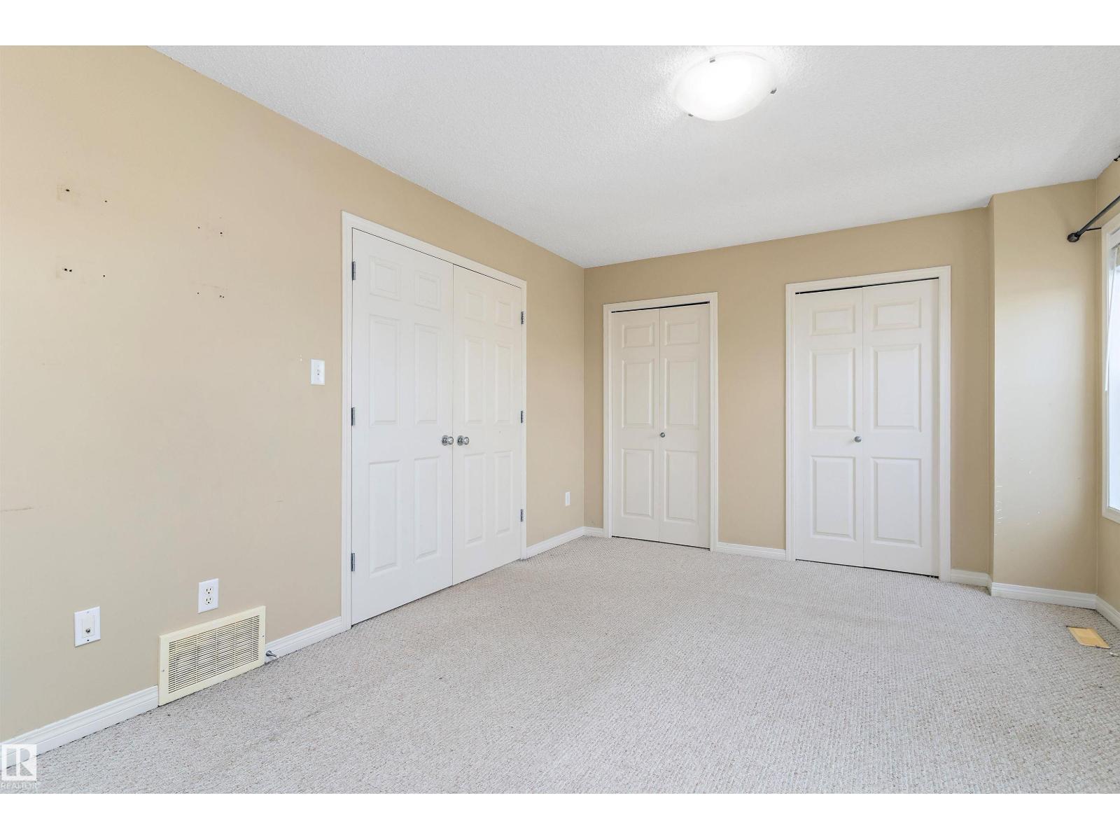 Photo 18 of 2330 29 A Av Nw, Edmonton AB