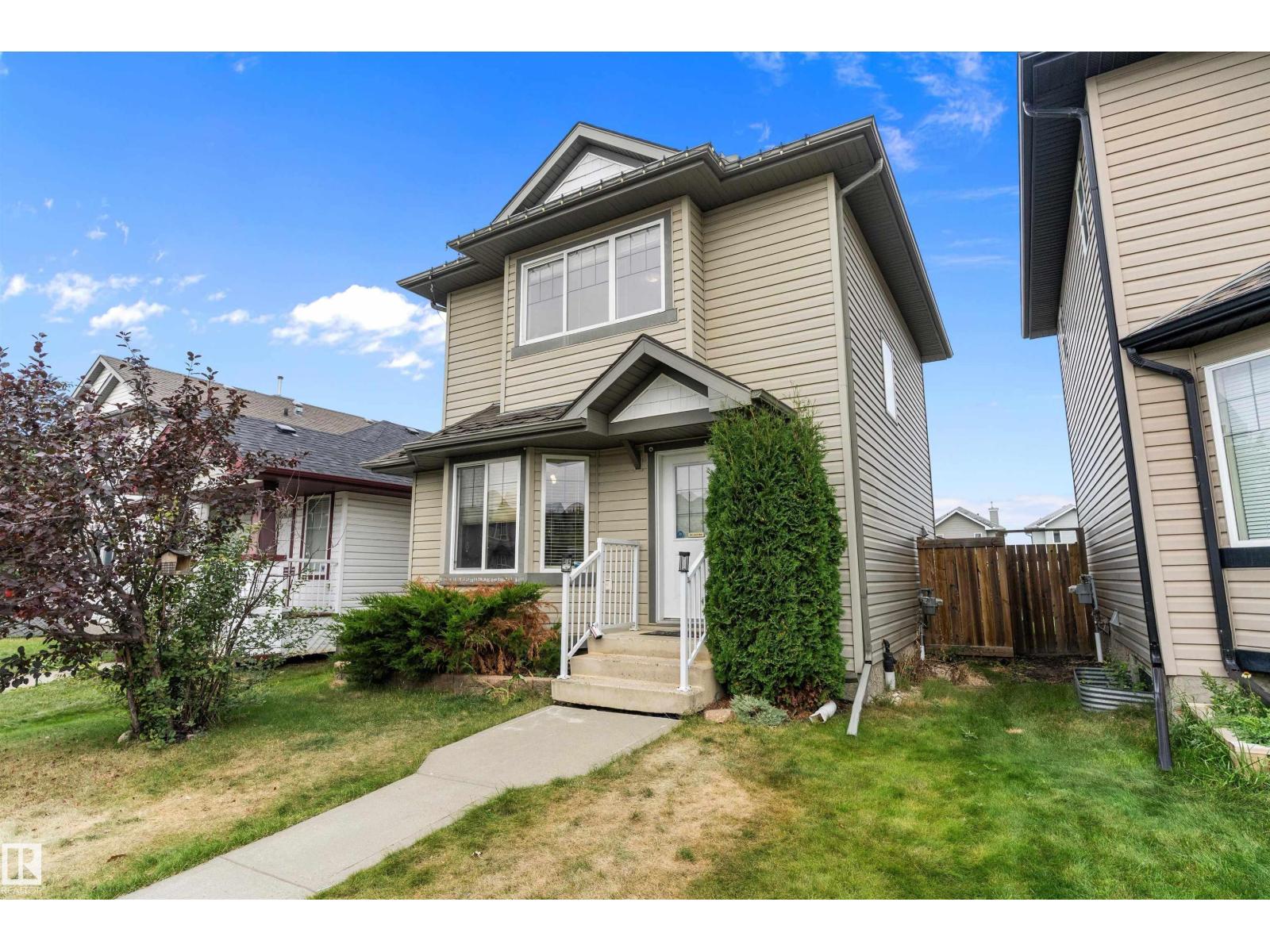 Photo 2 of 2330 29 A Av Nw, Edmonton AB