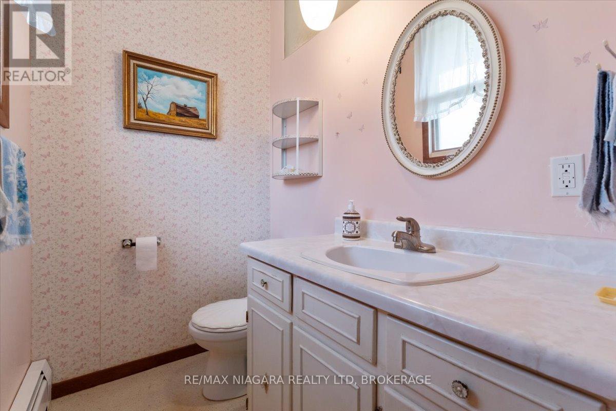 Photo 18 of 12 Harbourview Road, Wainfleet ON