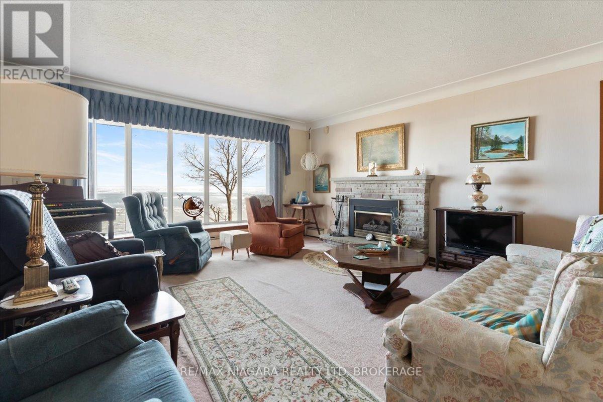 Photo 7 of 12 Harbourview Road, Wainfleet ON