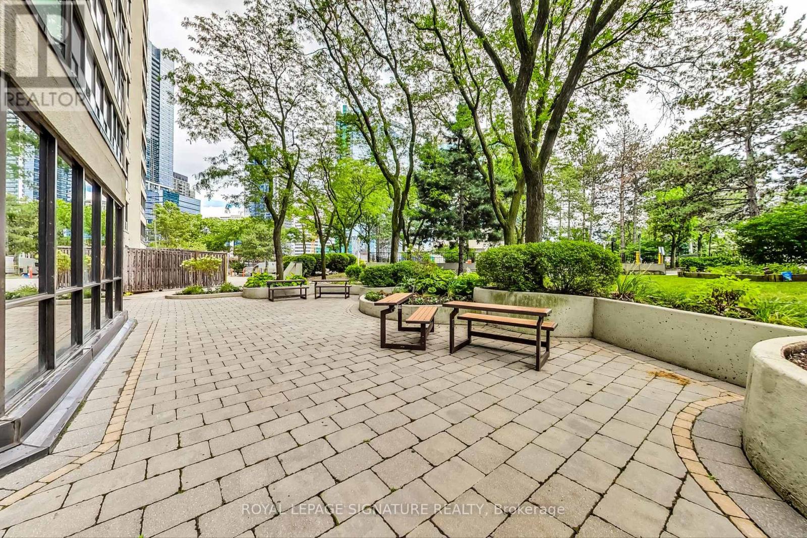 Photo 33 of 1208 33 Elmhurst Avenue, Toronto ON
