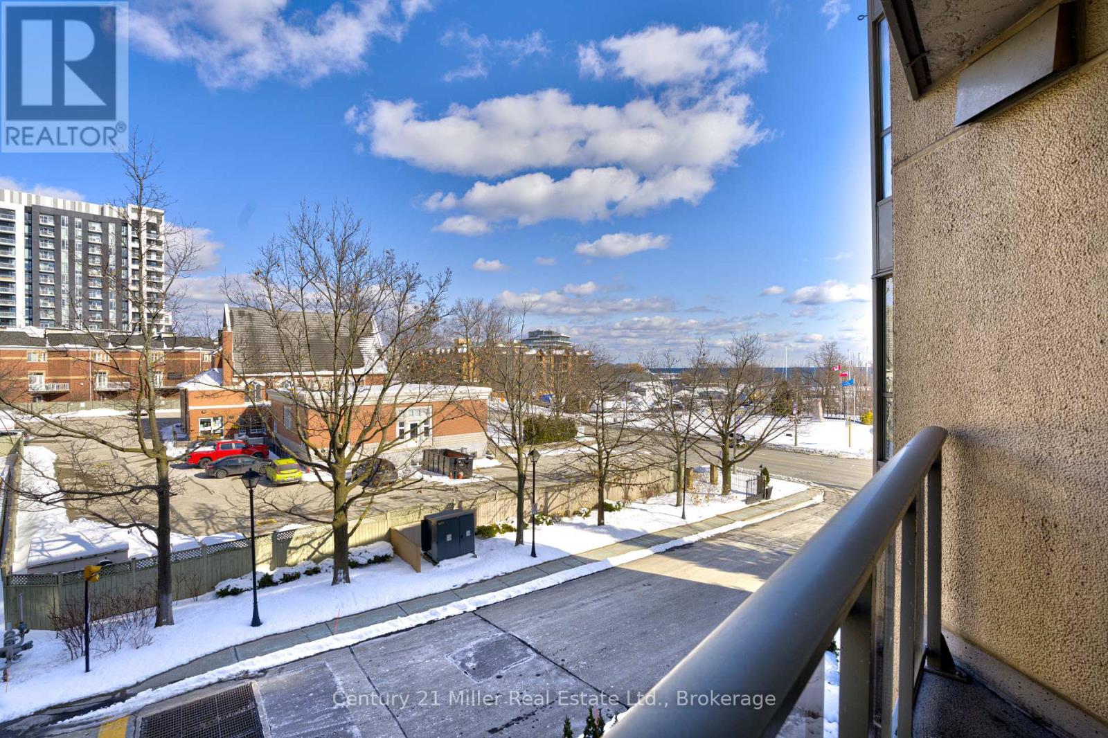 Photo 26 of 319 2511 Lakeshore Road W, Oakville ON