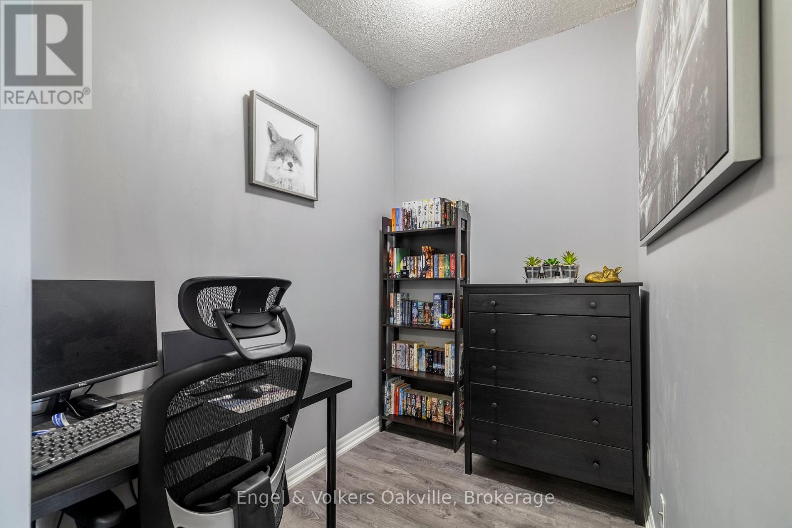 Photo 15 of 1940 Ironstone Drive, Burlington ON