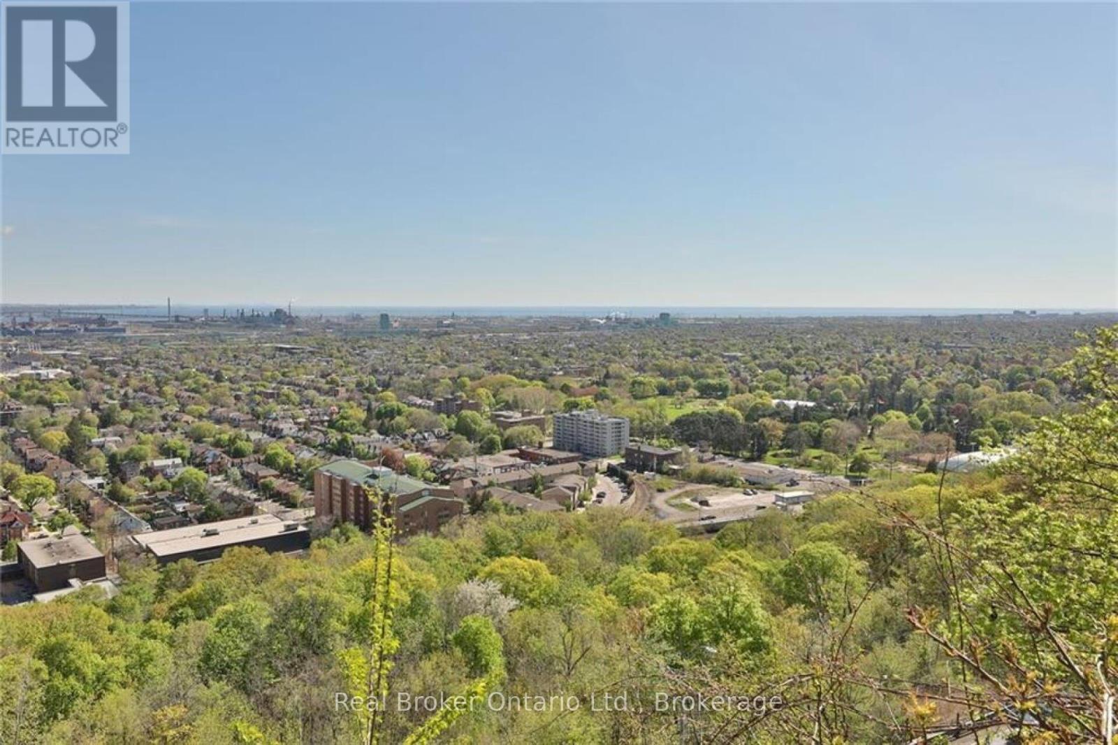 Photo 15 of 205 C 5 East 36th Street, Hamilton ON