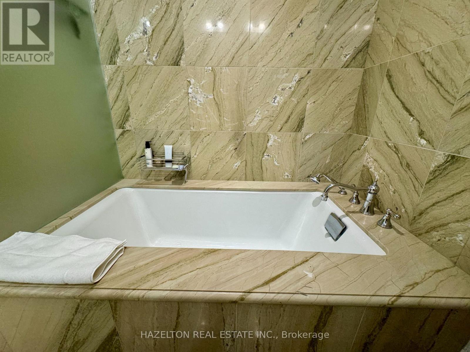 Photo 17 of 801 55 Scollard Street, Toronto ON