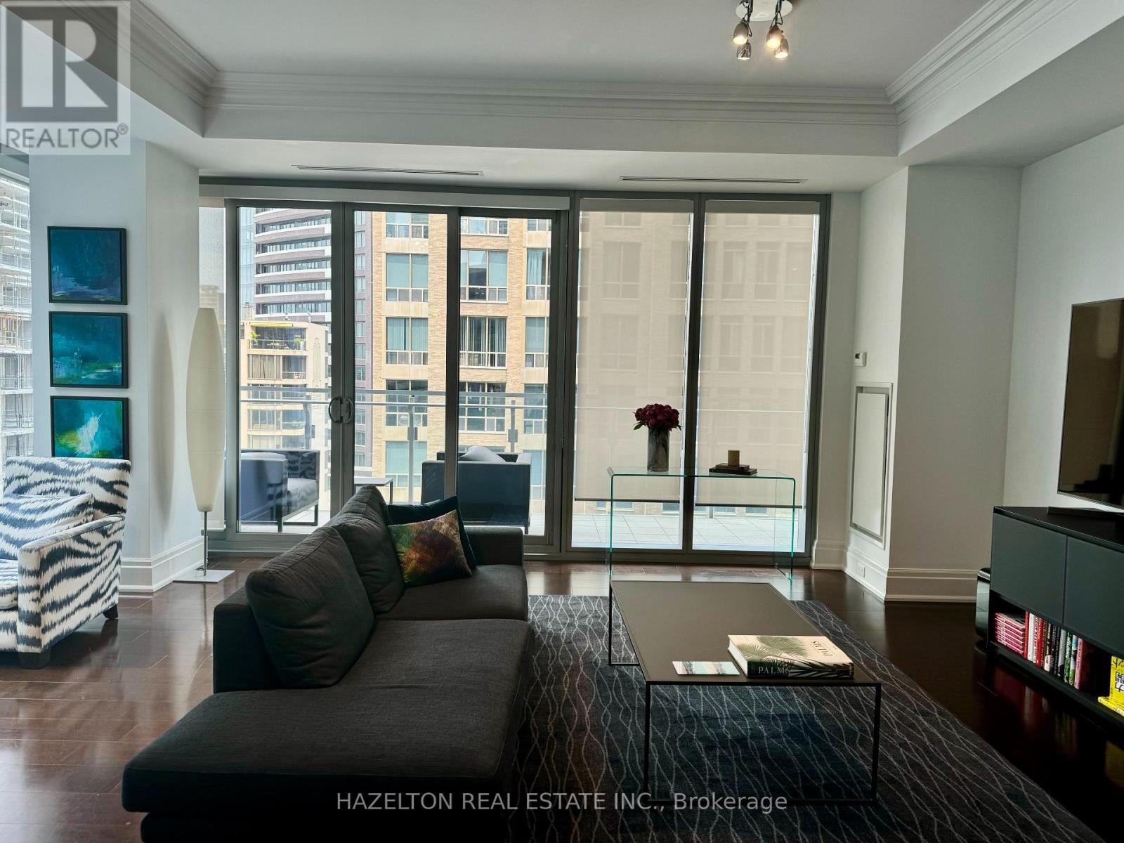 Photo 4 of 801 55 Scollard Street, Toronto ON