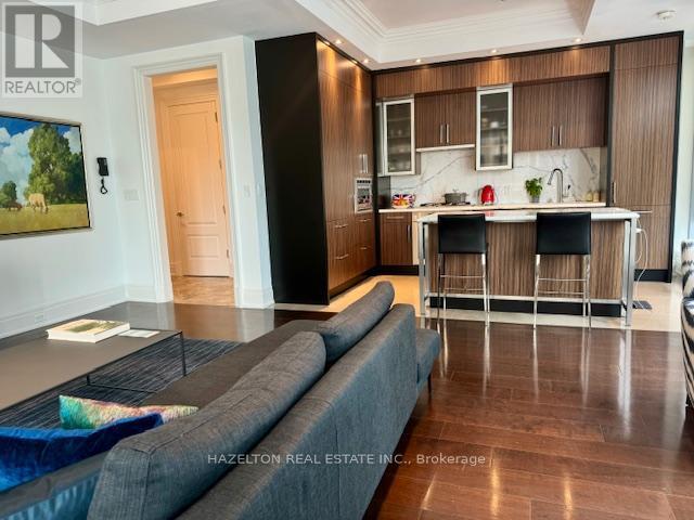 Photo 5 of 801 55 Scollard Street, Toronto ON