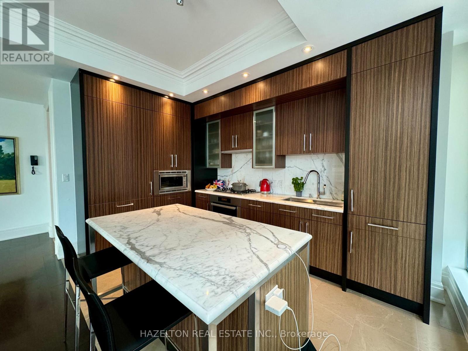 Photo 8 of 801 55 Scollard Street, Toronto ON