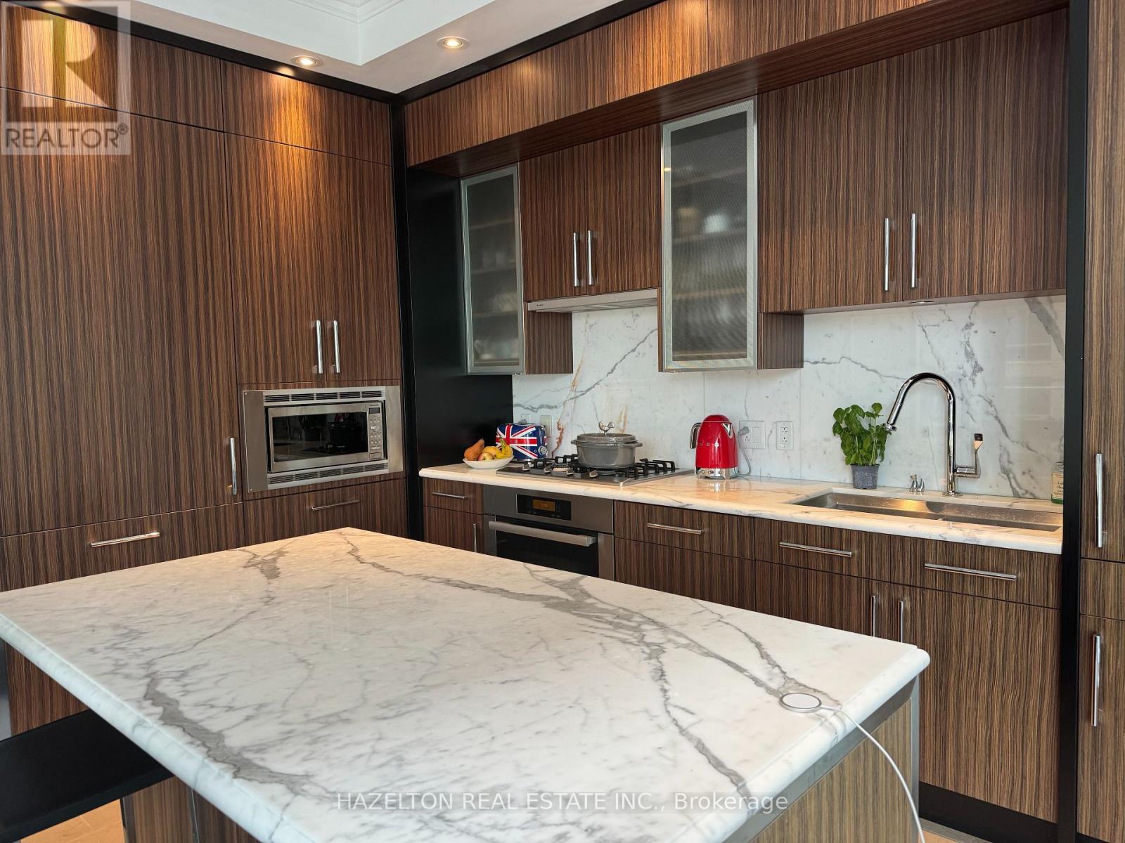 Photo 9 of 801 55 Scollard Street, Toronto ON