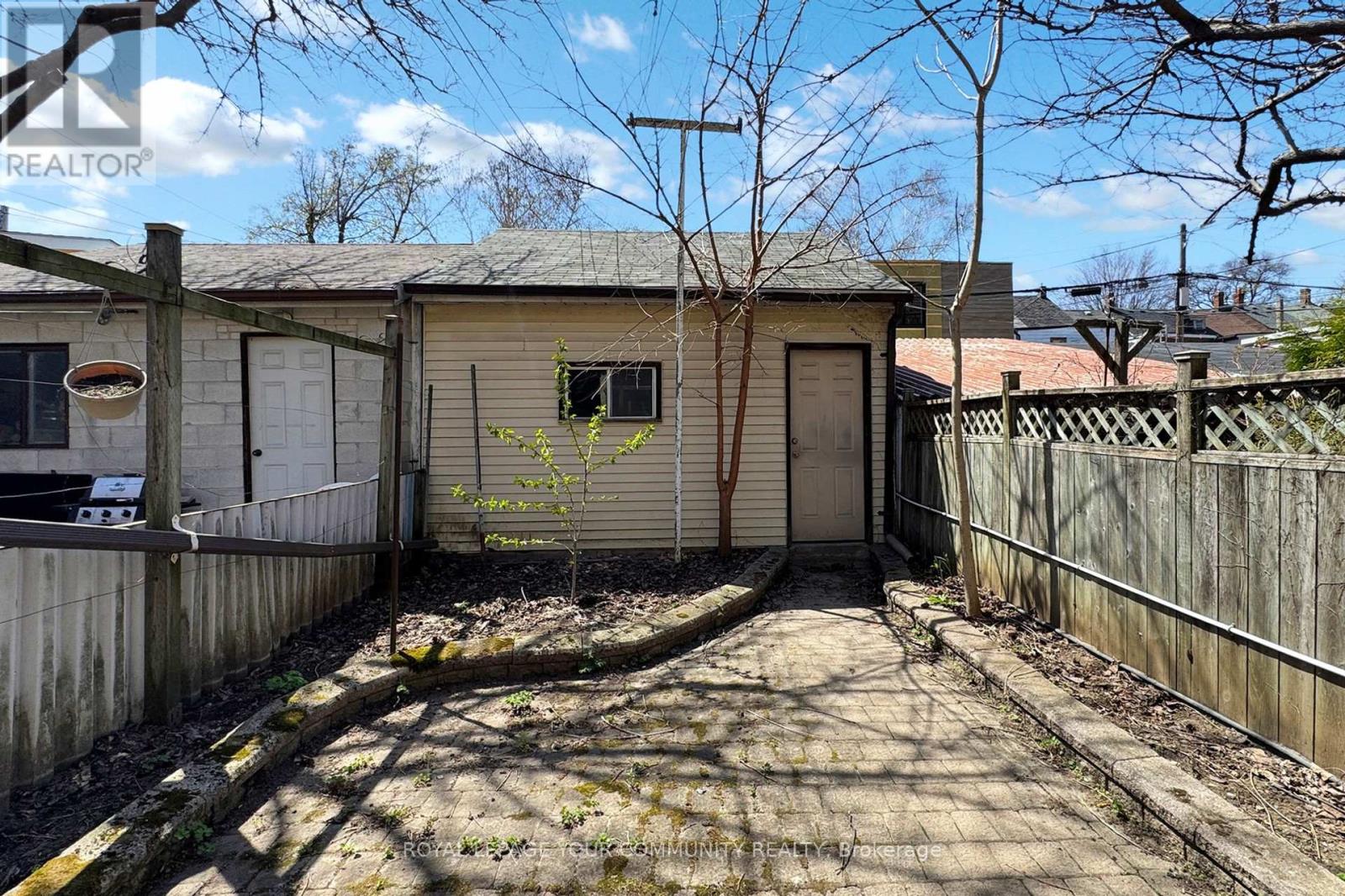 Photo 34 of 134 Brunswick Avenue, Toronto ON