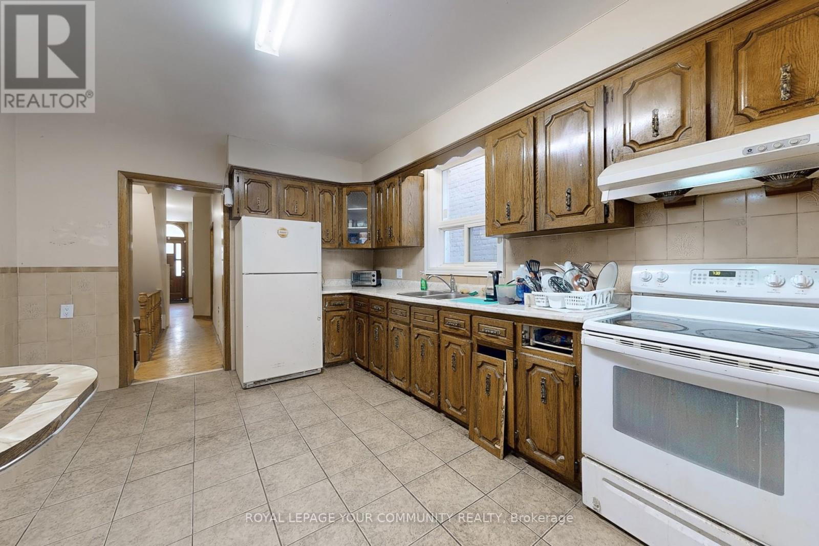 Photo 8 of 134 Brunswick Avenue, Toronto ON