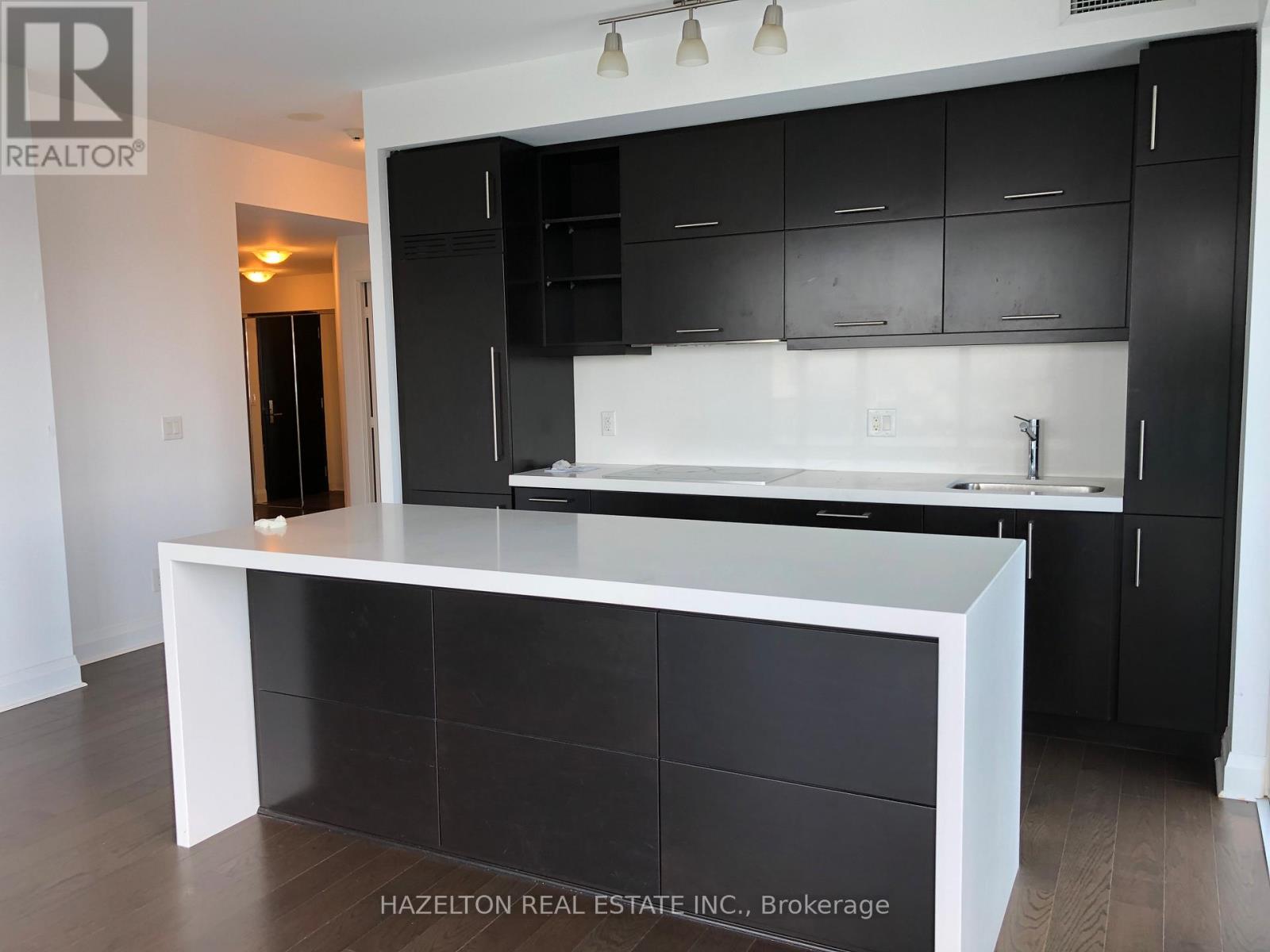 Photo 5 of 1504 1080 Bay Street, Toronto ON