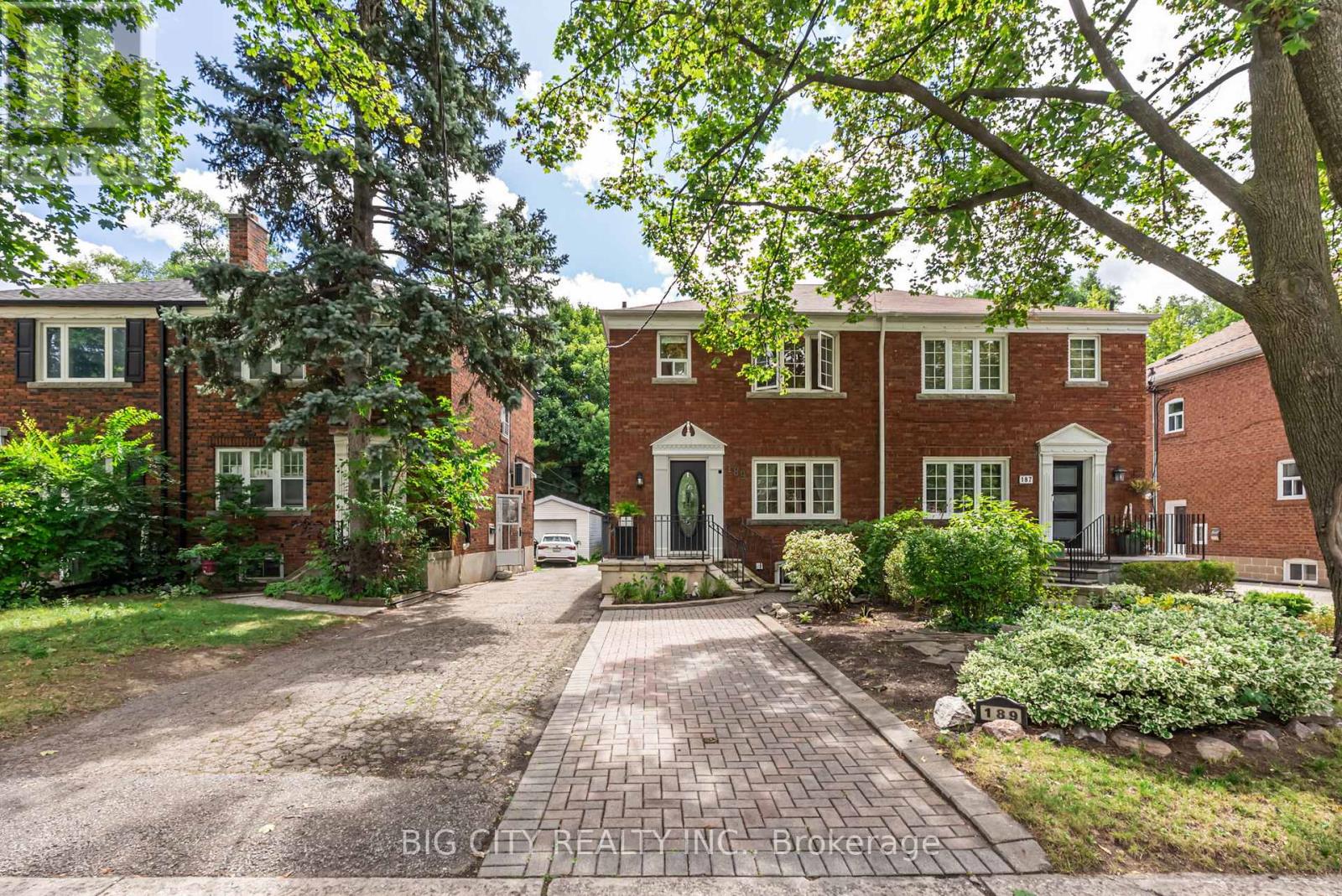 Photo 1 of Main 189 Donlea Drive, Toronto ON