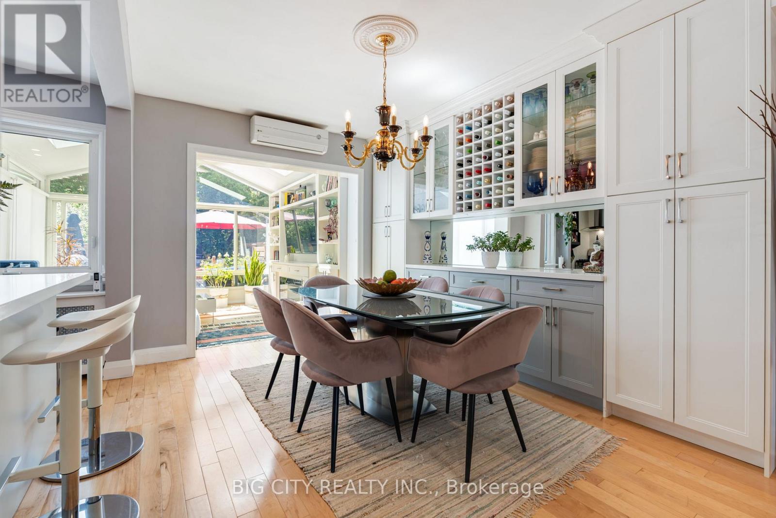 Photo 13 of Main 189 Donlea Drive, Toronto ON