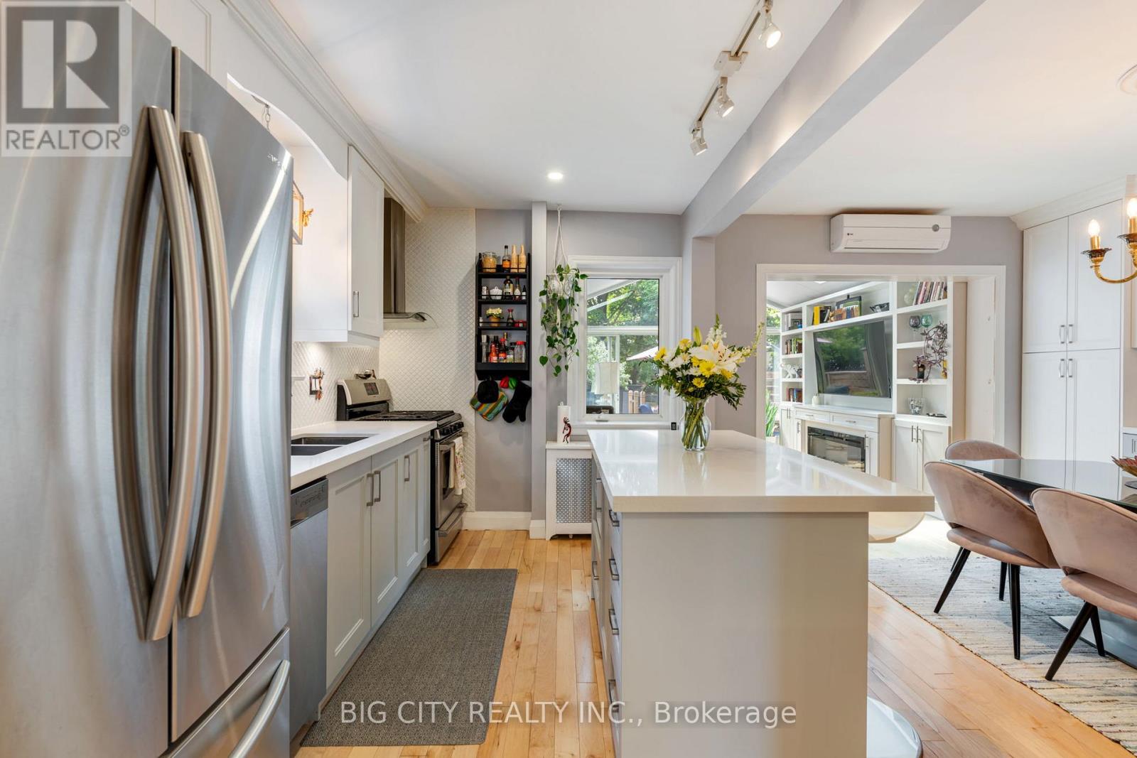 Photo 16 of Main 189 Donlea Drive, Toronto ON