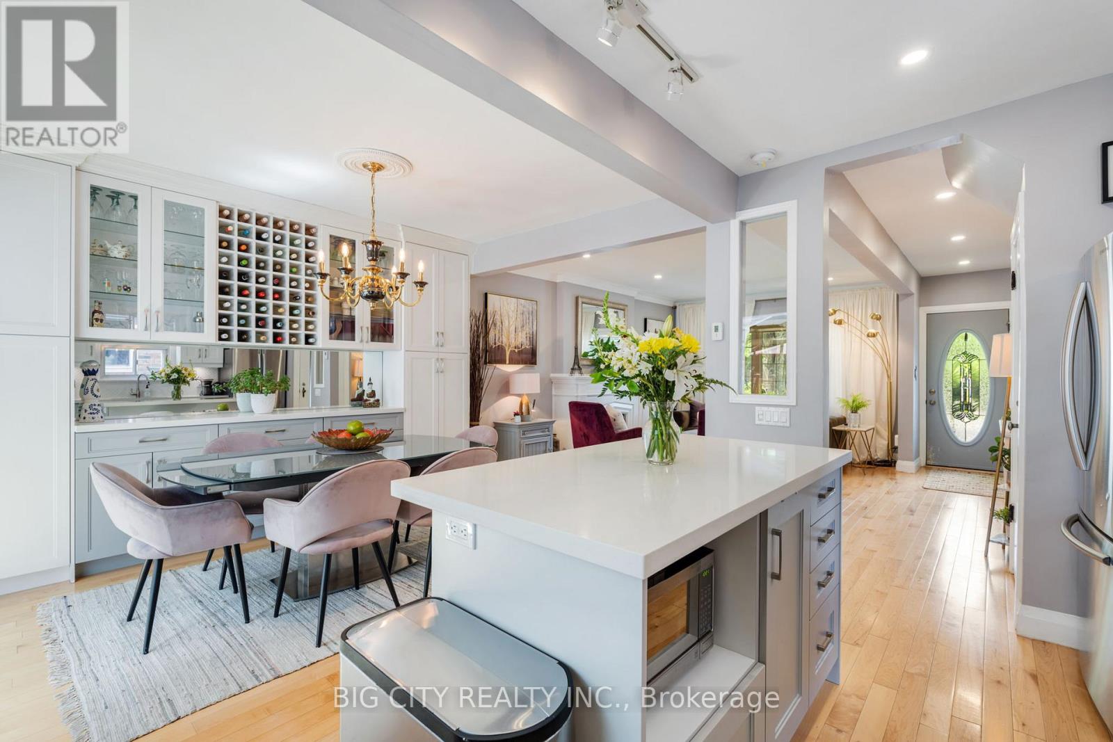 Photo 17 of Main 189 Donlea Drive, Toronto ON