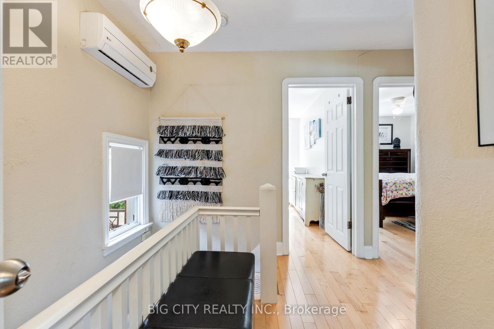 Photo 23 of Main 189 Donlea Drive, Toronto ON