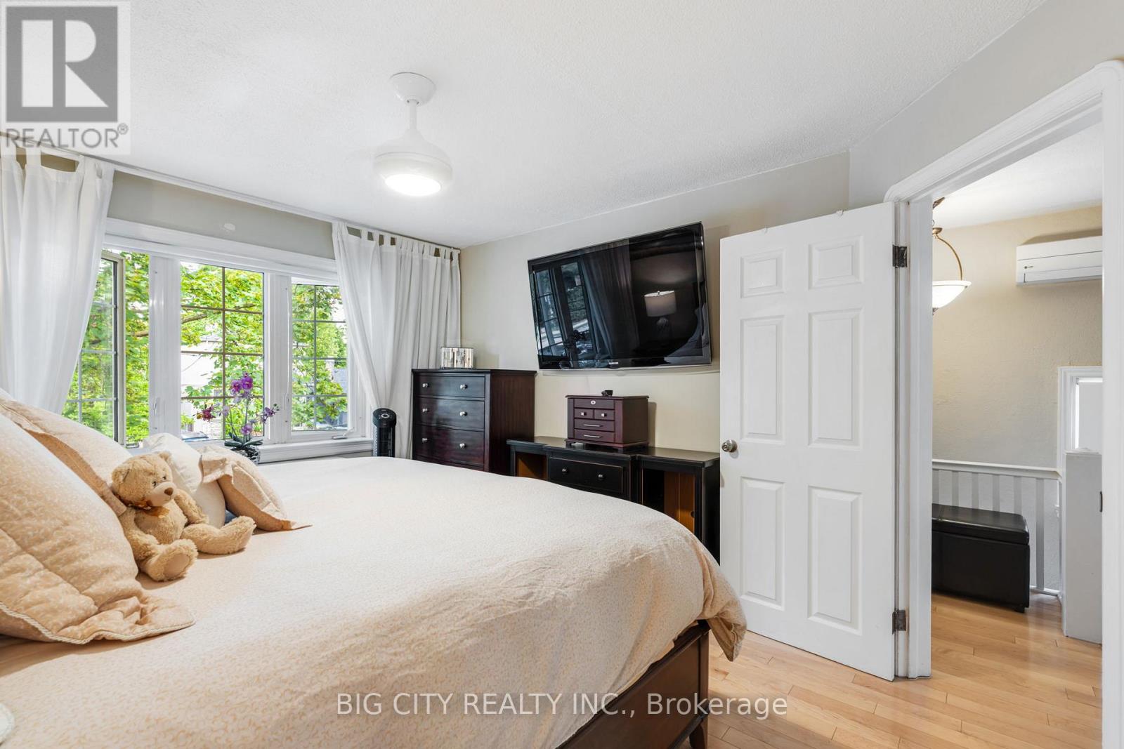 Photo 26 of Main 189 Donlea Drive, Toronto ON