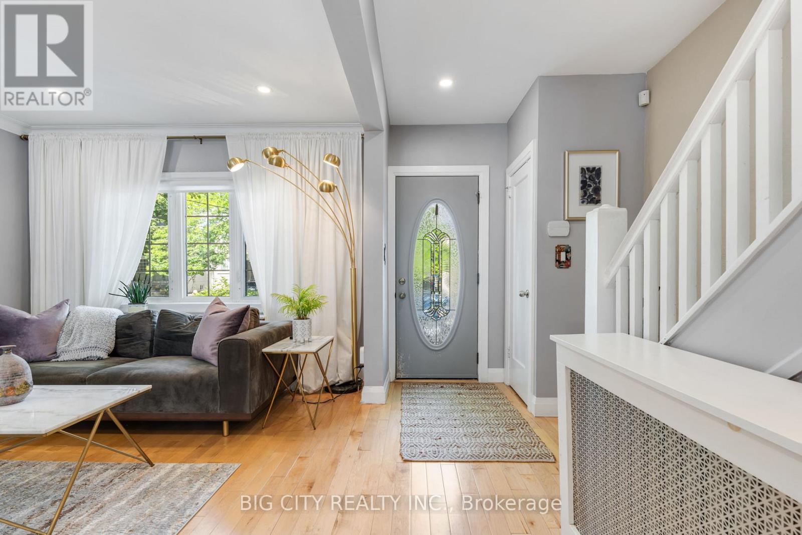 Photo 6 of Main 189 Donlea Drive, Toronto ON