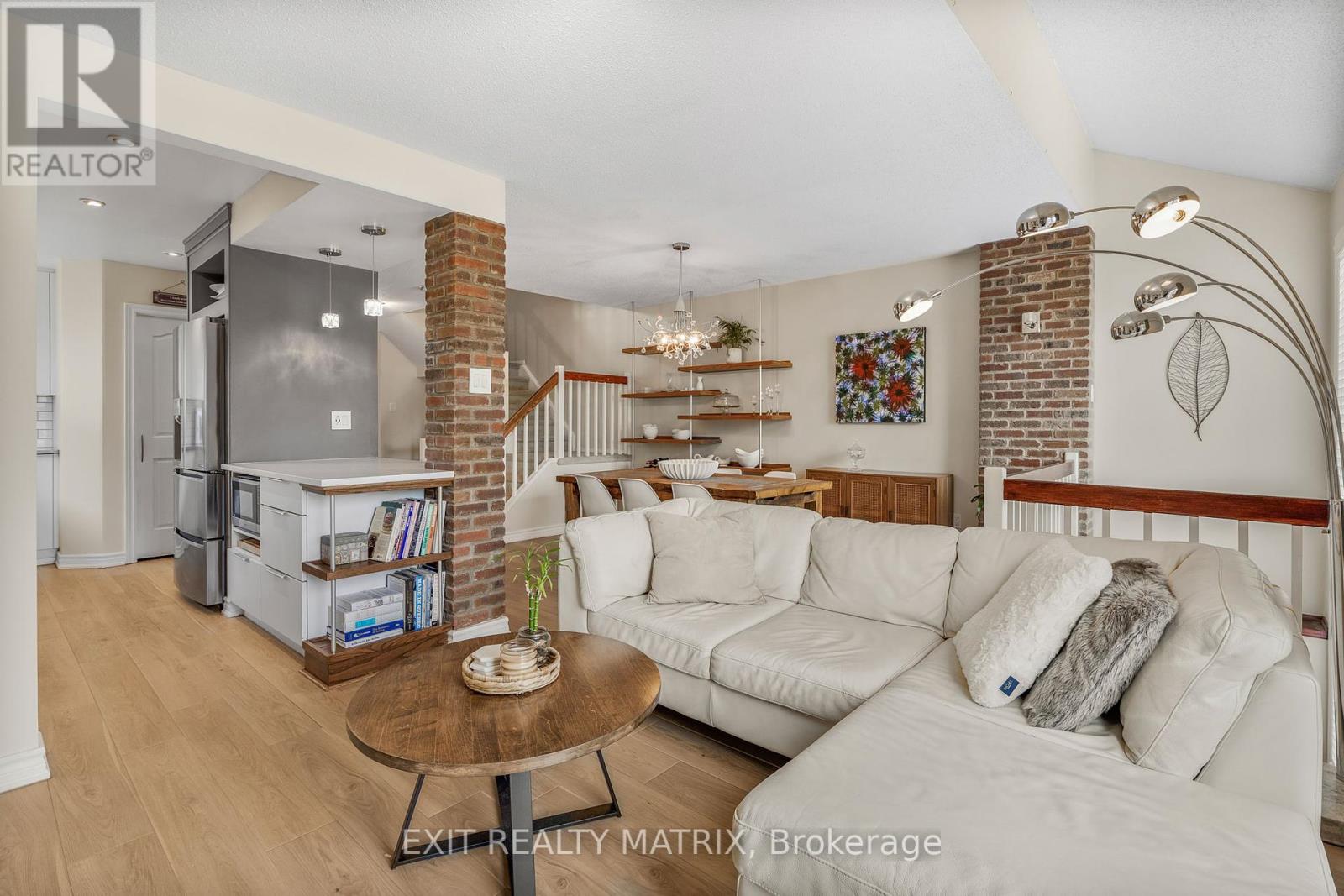 Photo 12 of 1503 Briarfield Crescent, Ottawa ON