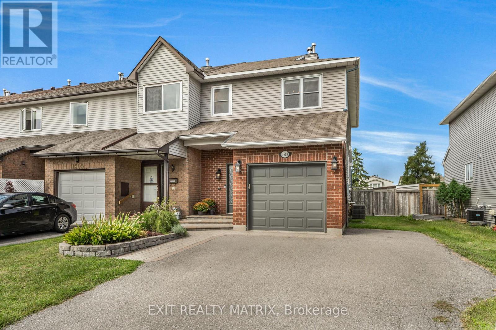 Photo 2 of 1503 Briarfield Crescent, Ottawa ON