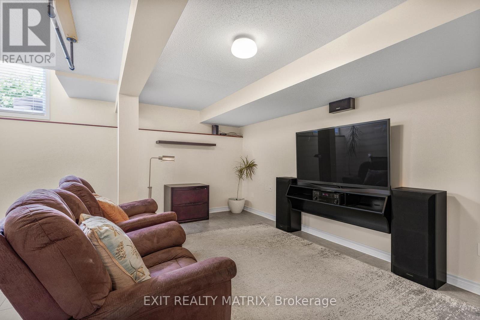 Photo 25 of 1503 Briarfield Crescent, Ottawa ON