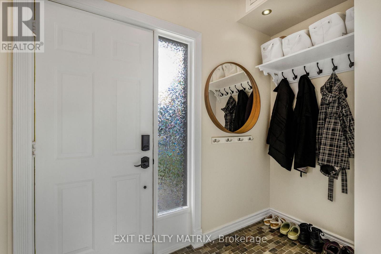 Photo 4 of 1503 Briarfield Crescent, Ottawa ON