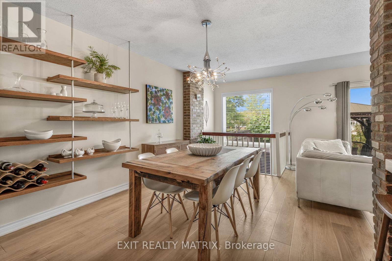 Photo 7 of 1503 Briarfield Crescent, Ottawa ON