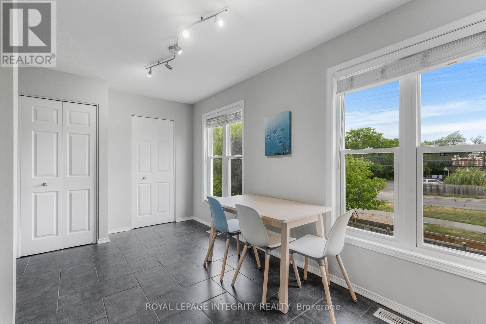 Photo 10 of 111 Arcola Private, Ottawa ON