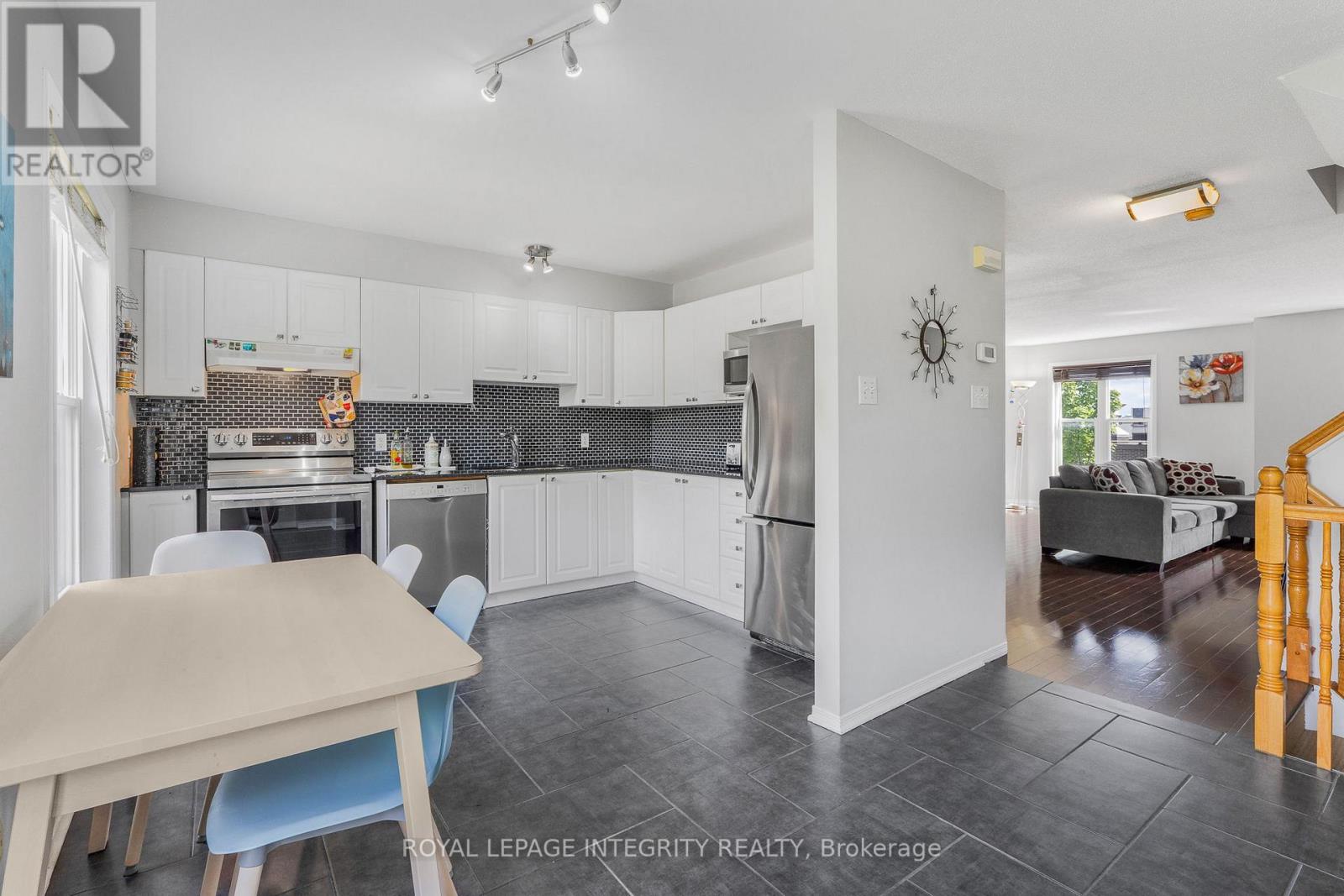 Photo 8 of 111 Arcola Private, Ottawa ON