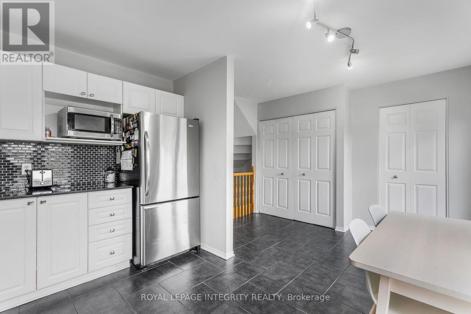 Photo 9 of 111 Arcola Private, Ottawa ON