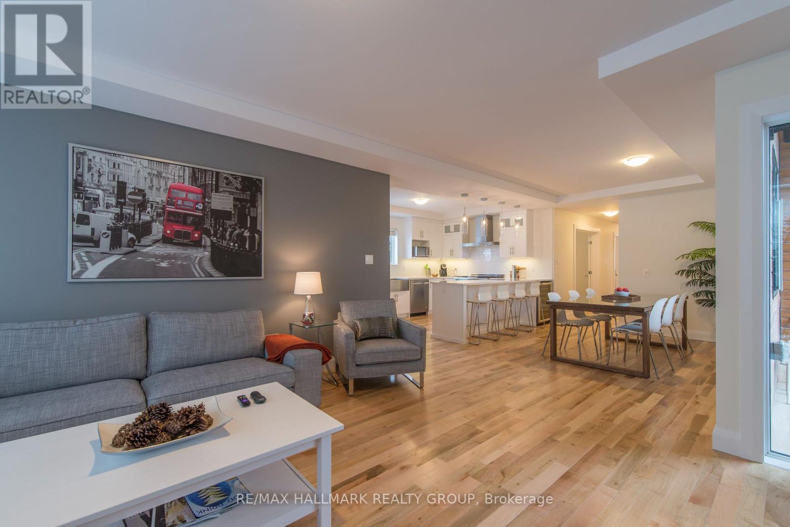 Photo 4 of 59 Douglas Avenue, Ottawa ON