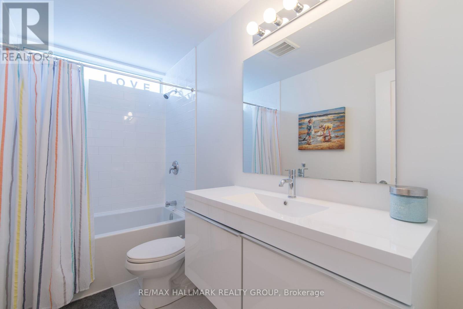 Photo 5 of 59 Douglas Avenue, Ottawa ON