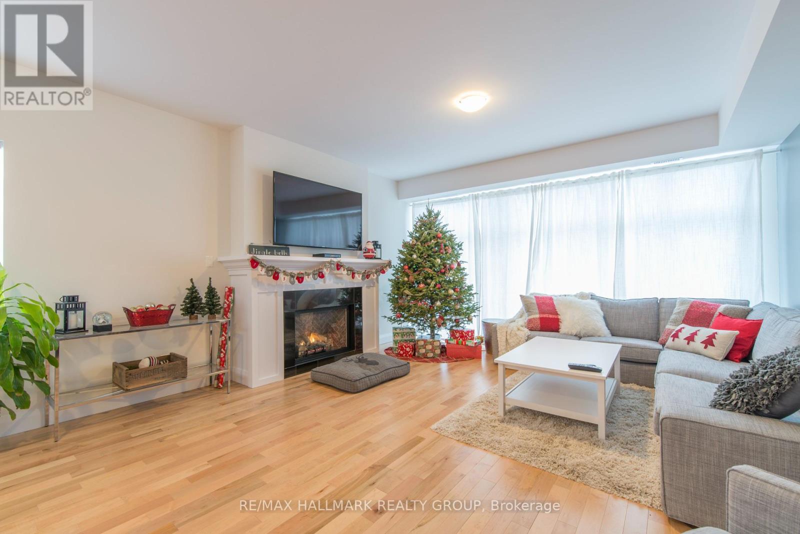 Photo 8 of 59 Douglas Avenue, Ottawa ON
